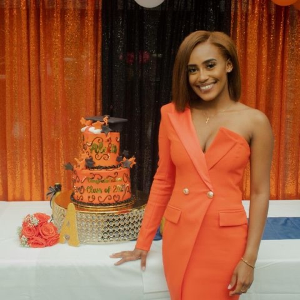 Meet your Posher, Alexis